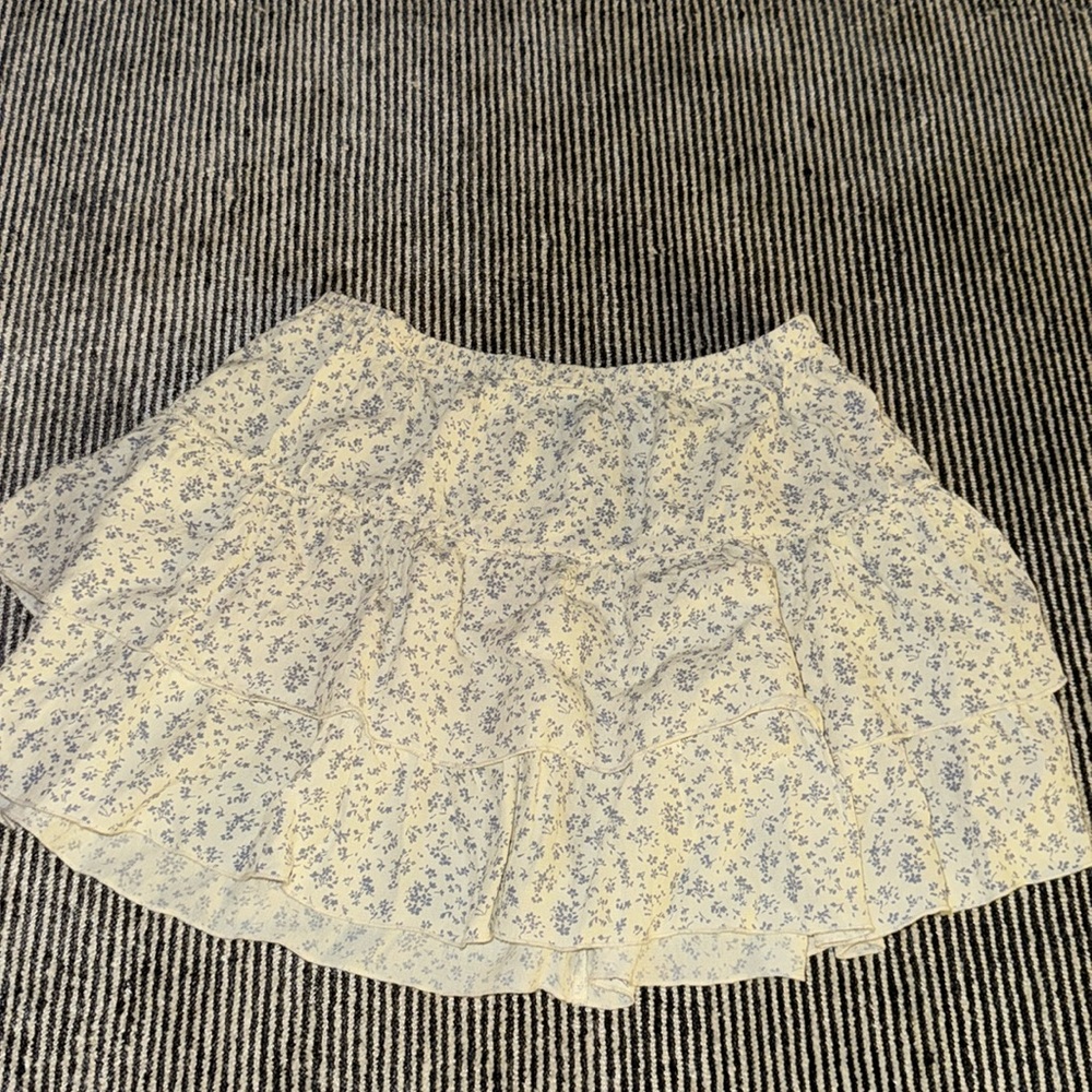 Brandy Melville mini skirt